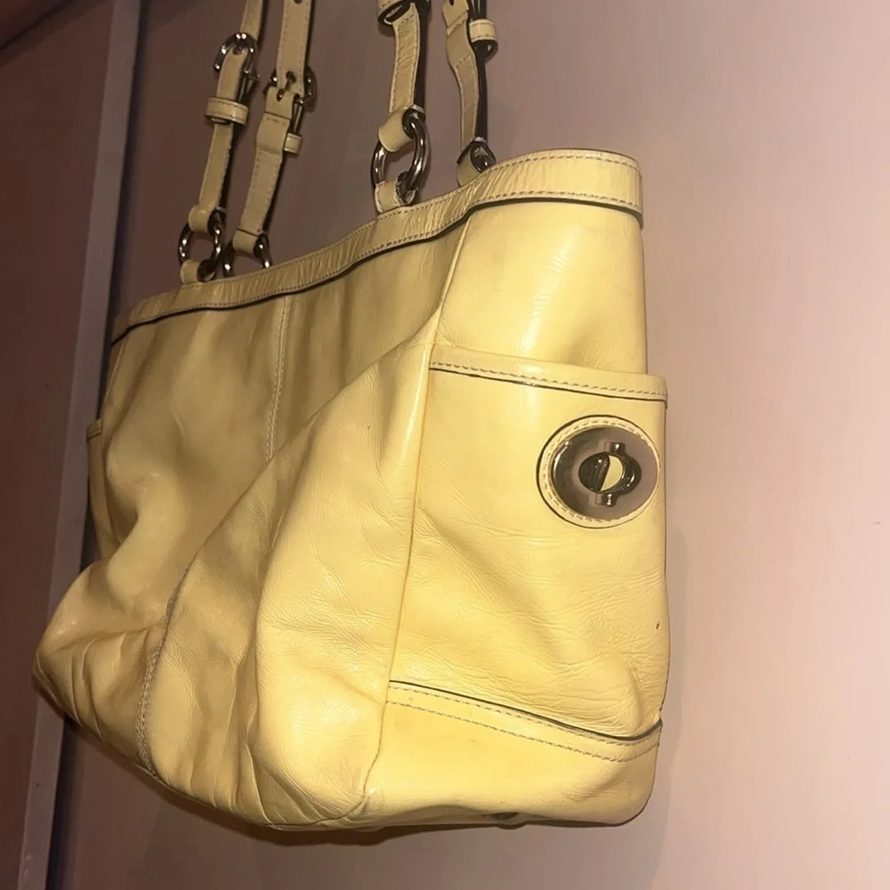 Coach yellow patent leather tote handbag/ preowned OS